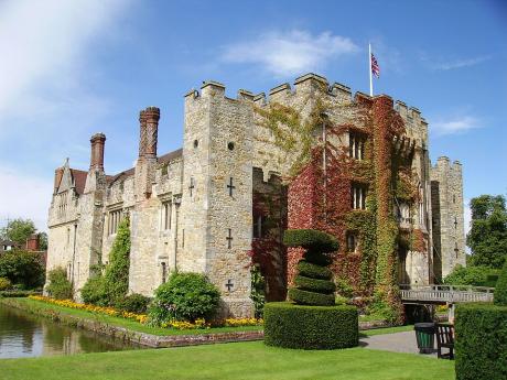 Hever Castle is in Sevenoaks district • The Giant Puffin • - Own work by the original uploader Front view of Hever Castle, Kent  Public Domain File:Front view of Hever Castle, Kent.jpg Created: 11 August 2008