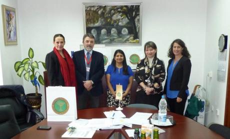 Visiting lecturer, Dr. Molini Patel, Chief Air Pollution Advisor in the U.S. Department of States’ Bureau of Medical Service, after delivering a presentation on “Air pollution and health risks: connecting public health and patient health” at the Faculty of Medicine University of Sarajevo